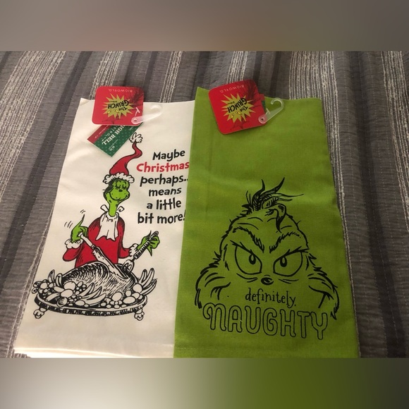BNWT The Grinch Dish Towels set of 2 - Picture 1 of 5